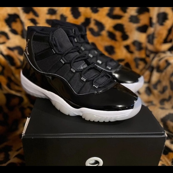 Mens Jubilee Air Jordan 11. Size 11 - Picture 4 of 11